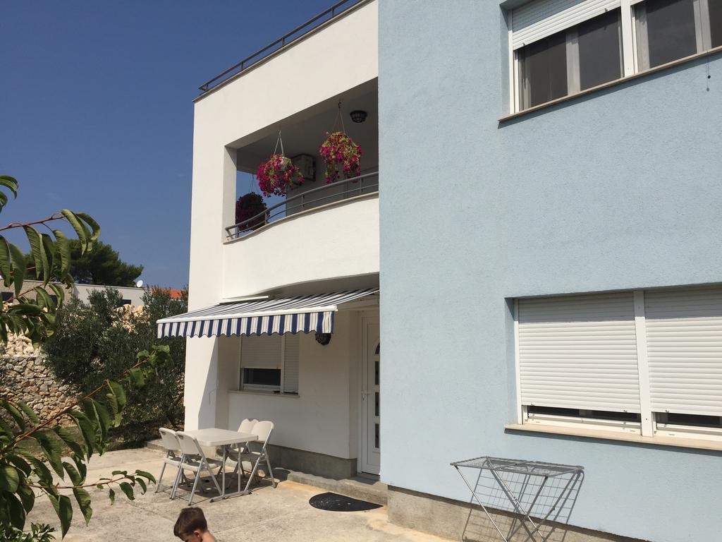 Ana'S Apartments Petrcane Exterior photo